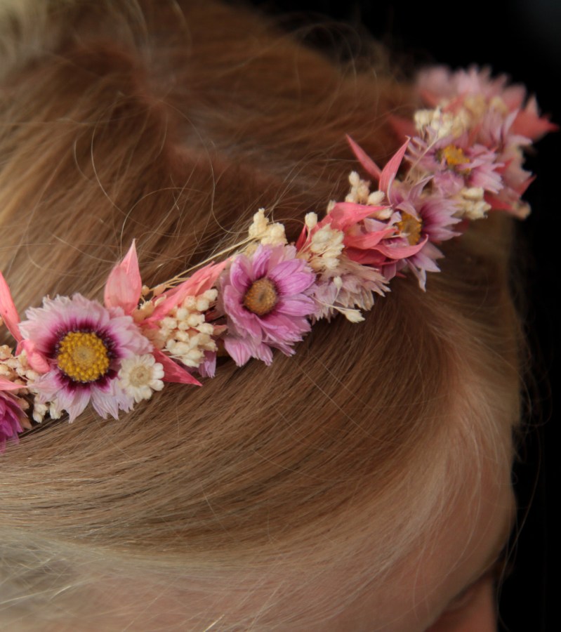 Blumengalerie-Shop-Erstkommunion-Haarkränzchen-Trockenblumen.jpg (2)